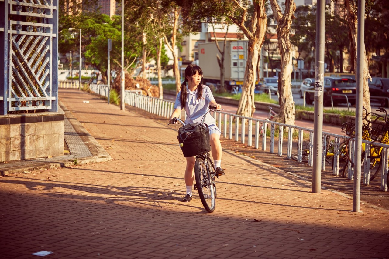 【Saki in Hong Kong School Uniform】 Vol.17B On the Bike 77629