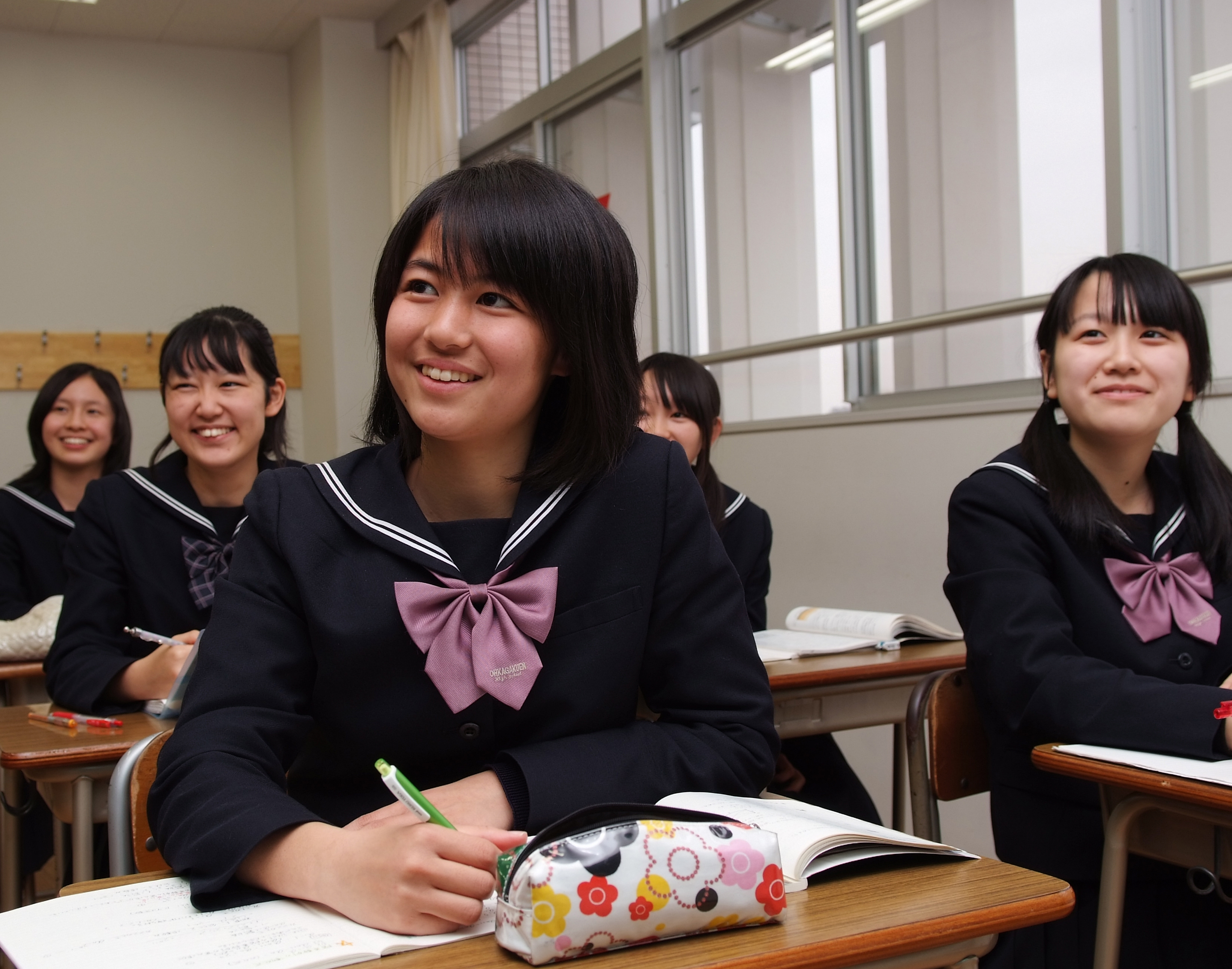 Школы японии видео. Старшая школа в Японии. Образование в Японии средняя школа. Школа в Японии средняя школа. Школа Японии 2000.