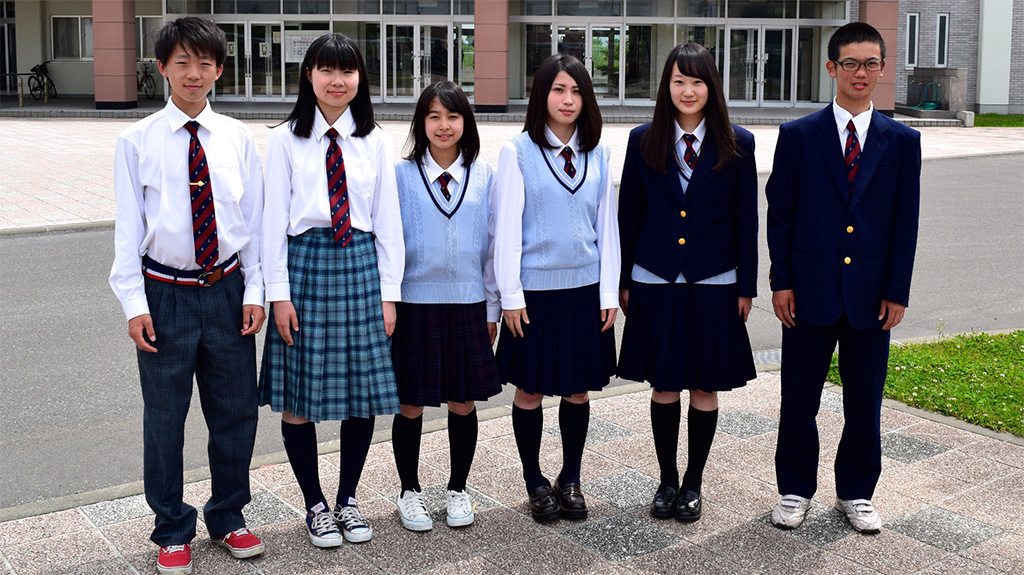 Милашка из хоккайдо персонажи. Школьная форма Хоккайдо. Старшая школа форма 2010. Жители Хоккайдо. Девушки с Хоккайдо.